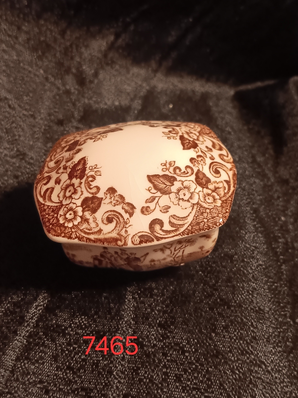 Johnson Bros. Coaching Scene Trinket Box